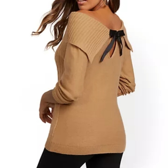 Soho NY&C Off-The-Shoulder Bow Back Oatmeal Cable knit Sweater Size Medium - Picture 1 of 10